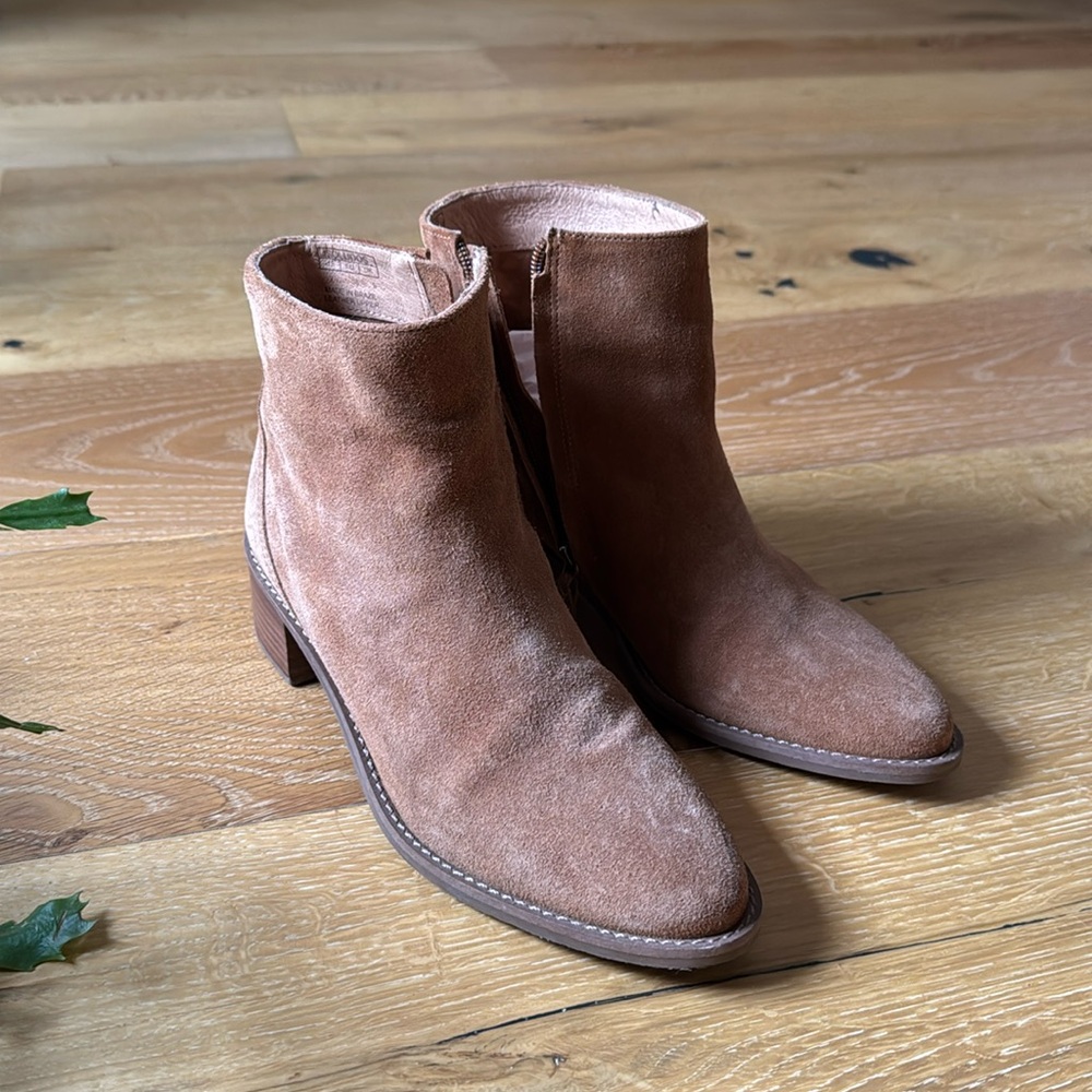Soludos Venetian Tan Ankle Booties Womens Shoes Size 7.5 38 suede boots